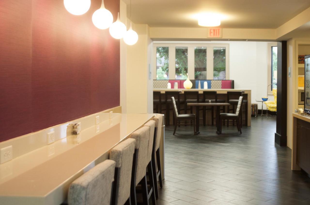 Holiday Inn Express Hickory - Hickory Mart By Ihg Экстерьер фото