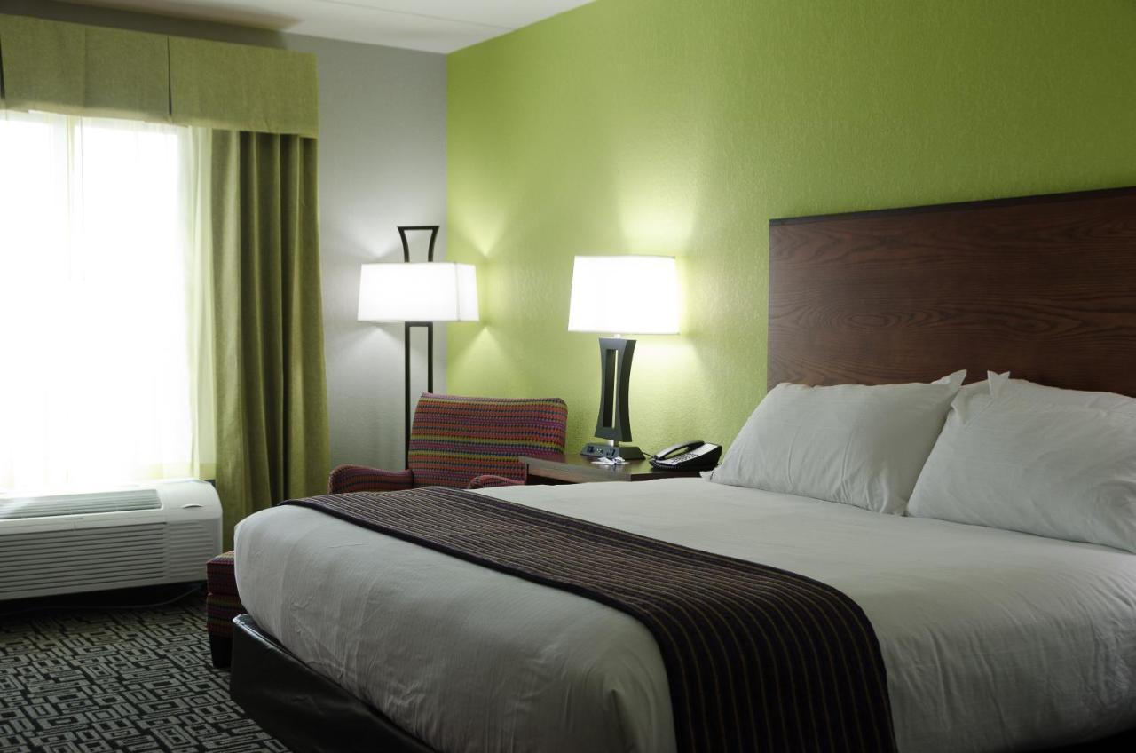 Holiday Inn Express Hickory - Hickory Mart By Ihg Экстерьер фото