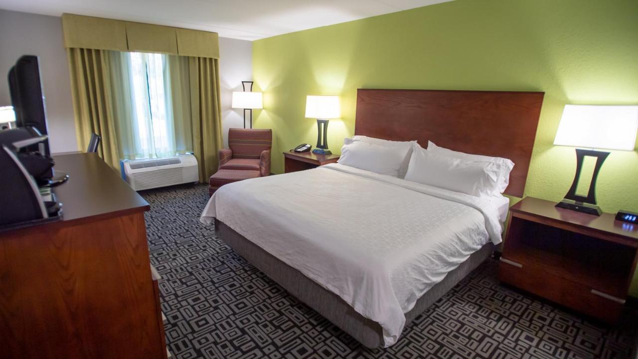 Holiday Inn Express Hickory - Hickory Mart By Ihg Экстерьер фото