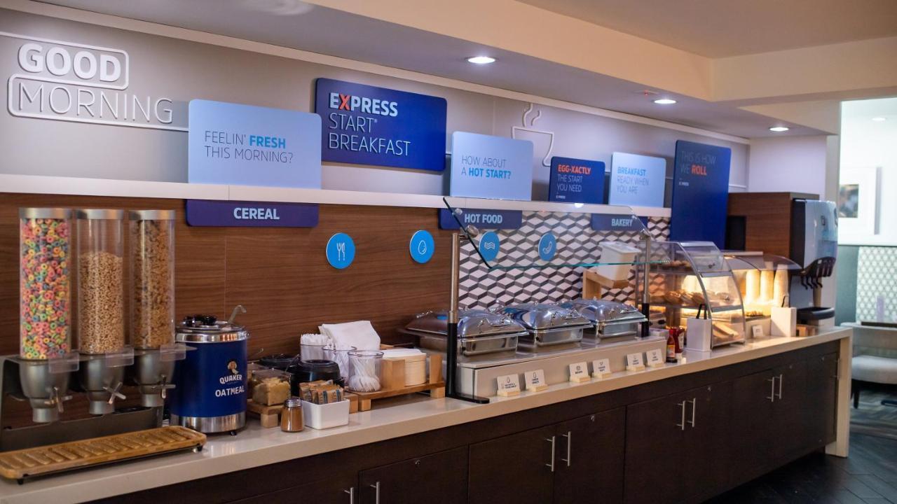 Holiday Inn Express Hickory - Hickory Mart By Ihg Экстерьер фото
